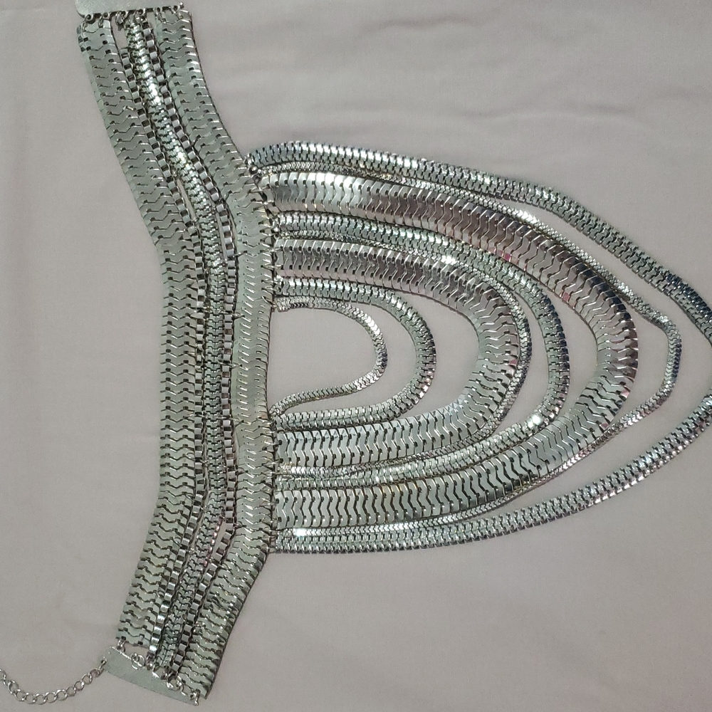 CHOKER